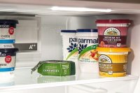 Эксперты рассказали, как правильно расположить продукты в холодильнике