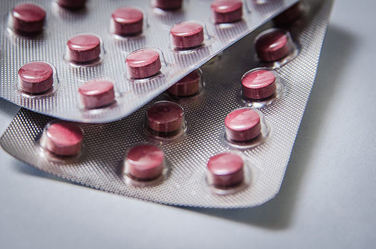 Кабмин определит требования к доставке безрецептурных лекарств гражданам