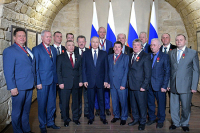 Путин вручил награды строителям Крымского моста