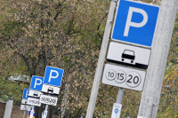 В Госдуме предложили временно отменить платные парковки