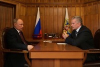Владимир Путин провел рабочую встречу с главой Республики Крым