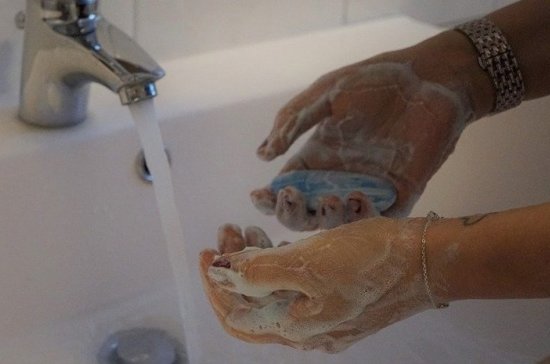 Врач-терапевт предположила, какое мыло может быть эффективным для защиты от вируса