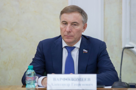 Сенатор оценил введение домашнего режима для пожилых москвичей