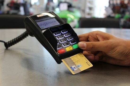 В Австрии из-за коронавируса стали чаще пользоваться банковскими картами в магазинах