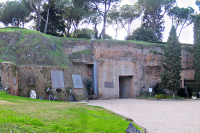 Италия вспоминает жертв массового расстрела, совершённого гитлеровцами в Ардеатинских пещерах