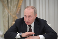 Путин потребовал от властей профессиональных действий в борьбе с коронавирусом