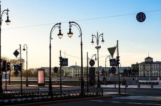 В Санкт-Петербурге продлили срок ограничений из-за коронавируса до конца апреля