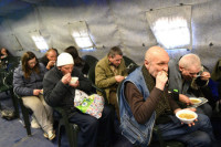 В Москве в условиях пандемии дополнительно закупят продукты для бездомных