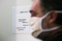 В Сербии отказались от домашнего лечения коронавируса