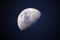 В Роскосмосе ответили на подписание Трампом указа о добыче ресурсов на Луне