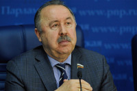 Газзаев призвал бизнесменов поддержать трудовых мигрантов во время пандемии