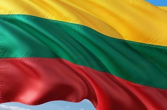 Советник президента Литвы выступил за постепенное восстановление экономики после пандемии 