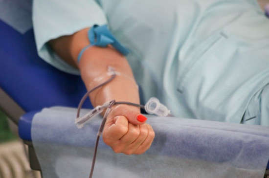 Депутат Резник предложил разрешить частым клиникам заготовку и хранение донорской плазмы