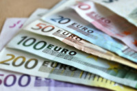 Профсоюзы Австрии требуют выплатить по тысяче евро тем, кто работал во время карантина