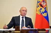 Путин: страна отпразднует 9 мая в режиме самоизоляции