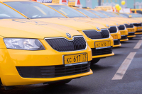 Кабмин предлагает автоматически продлевать лицензии в сфере туризма и такси