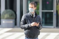 Власти Москвы разъяснили, когда не будут штрафовать за отсутствие маски и перчаток