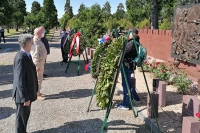 В Милане возложили венки к памятнику советским воинам, погибшим в Италии
