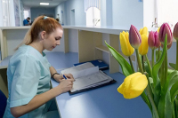 Депутаты от «Единой России» поздравили медсестёр с профессиональным праздником