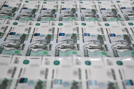 Кабмин выделил 4,8 млрд рублей нескольким ведомствам на стимулирующие выплаты медикам