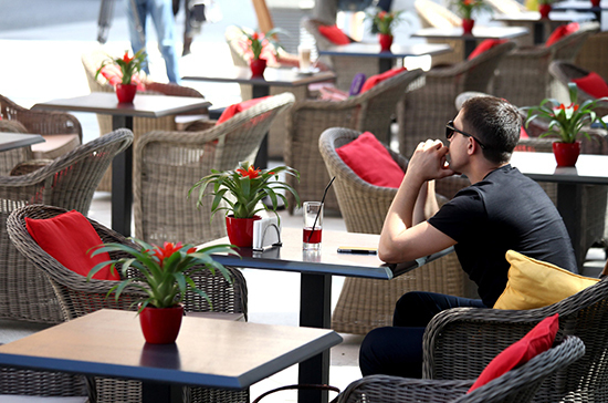 Больше половины итальянцев не намерены посещать рестораны в ближайшие три месяца