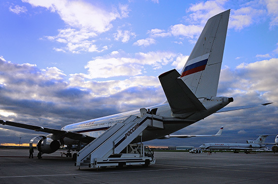 Роспотребнадзор рекомендовал авиакомпаниям заполнять самолёты наполовину