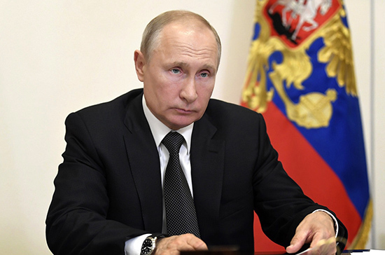 Путин раскритиковал Правительство за недоплату медикам