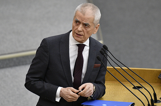 Онищенко оценил идею штрафовать за отказ от вакцинации