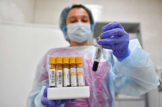 В России за сутки выявили 8 984 новых случая заражения коронавирусом