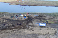 Разлившиеся нефтепродукты под Норильском попали в озеро Пясино