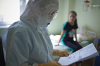 За минувшие сутки в России выявили 8987 случаев заражения коронавирусом