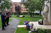В Белграде в День памяти и скорби возложили цветы к памятнику советским солдатам