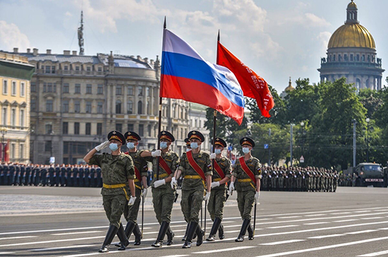 В Санкт-Петербурге прошёл парад в честь 75-летия Победы