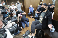 Режиссера Серебренникова приговорили к 3 годам условно