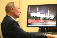 Путин пригласил Макрона в Россию