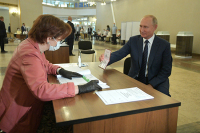 Владимир Путин проголосовал по поправкам в Конституцию России