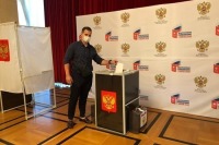 В Белграде проходит голосование по поправкам в Конституцию Российской Федерации 