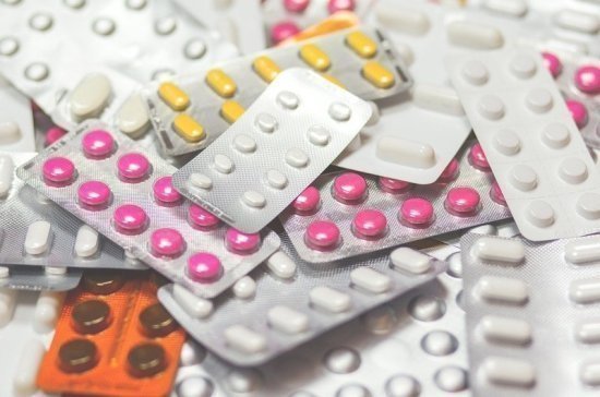 Кабмин изменил правила формирования перечня лекарств для закупок медучреждений