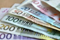 Официальный курс евро на 11-13 июля снизился до 80,27 рубля