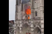 Собор XV века горит во французском Нанте