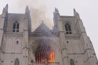 Пожар в соборе Нанта мог начаться из-за поджога