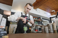 Ресторанам и кафе запретят навязывать чаевые