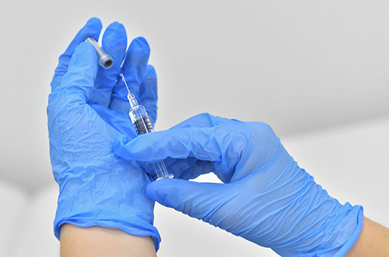 Мишустин: по двум вакцинам подводятся результаты клинических исследований