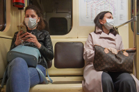 В метро Москвы проводят рейды по проверке наличия масок у пассажиров