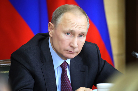 Путин утвердил единовременную выплату для семей погибших госслужащих, имевших госнаграды