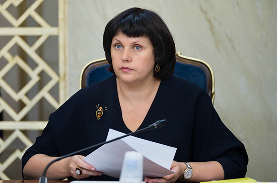 Афанасьева поддержала инициативу о привлечении общественников к управлению школами