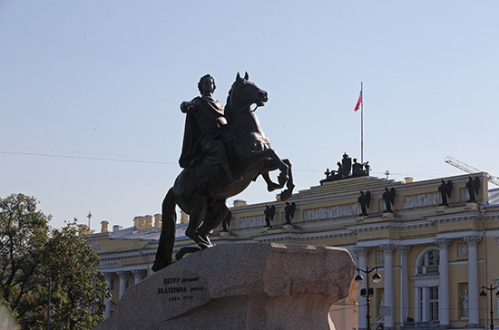 238 лет назад в Петербурге торжественно открыли памятник Петру I 