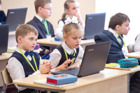 В Минпросвещения призвали готовиться к традиционному режиму работы школ