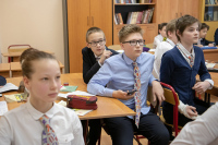 Власти Москвы назвали условия перевода школьников на дистанционное обучение
