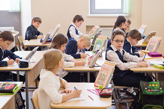 Кравцов заявил о готовности школ всех регионов к началу учебного года